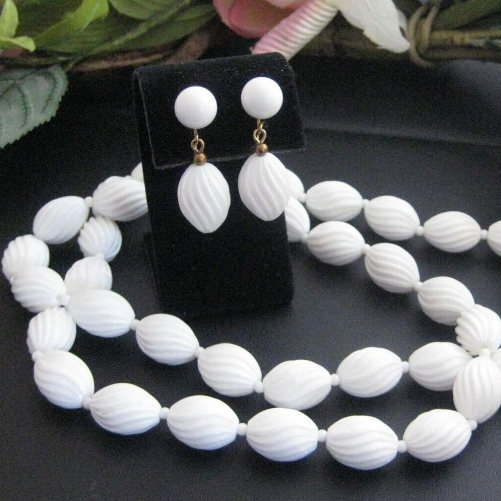 crown Trifari Necklace & Earrings White melon beads signed and PRETTY